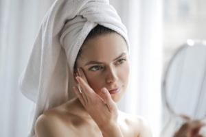 Mẹo trang điểm giúp bạn ăn gian tuổi tác