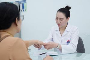 Tưởng bị viêm khớp, đi khám phát hiện ra hội chứng ống cổ tay