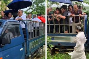 Đám hỏi ở Vĩnh Phúc độc lạ khi cả nhà trai đi xe tải mui trần
