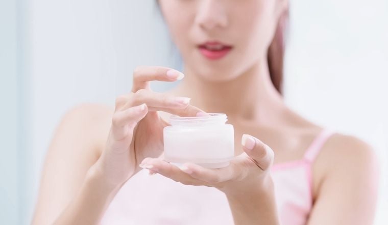 Người da mụn nhớ rõ những lưu ý này khi trang điểm giúp bảo vệ làn da hiệu quả