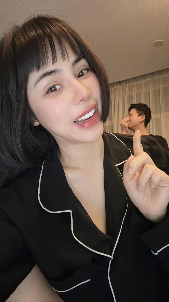 Huỳnh Anh bất ngờ bị bạn gái bóc tật xấu trên MXH khiến fans cười bò