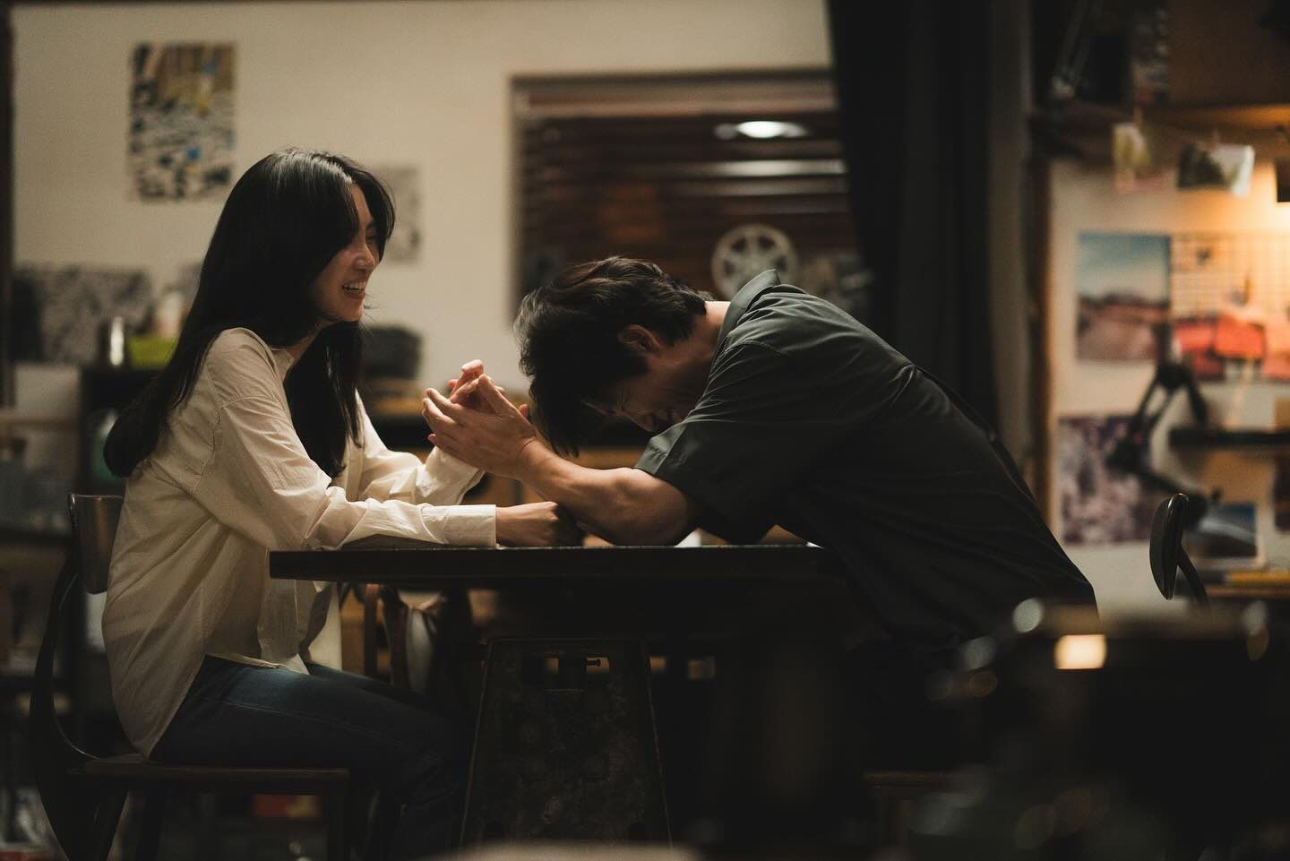 Ly hôn vì nghèo, 3 năm sau cô gái hối hận đến bật khóc khi đi ngang qua nhà chồng cũ vì thấy điều này